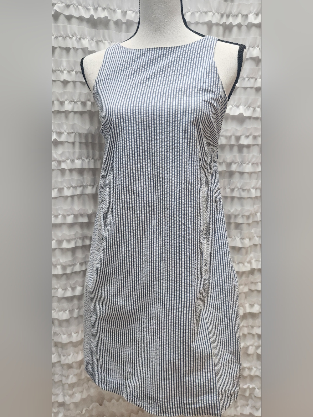 Vineyard Vine Sleeveless Seersucker Shift Dress in Navy and White Size 0